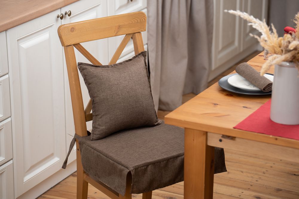 Наволочка Settle In, коричневая — изображение 6