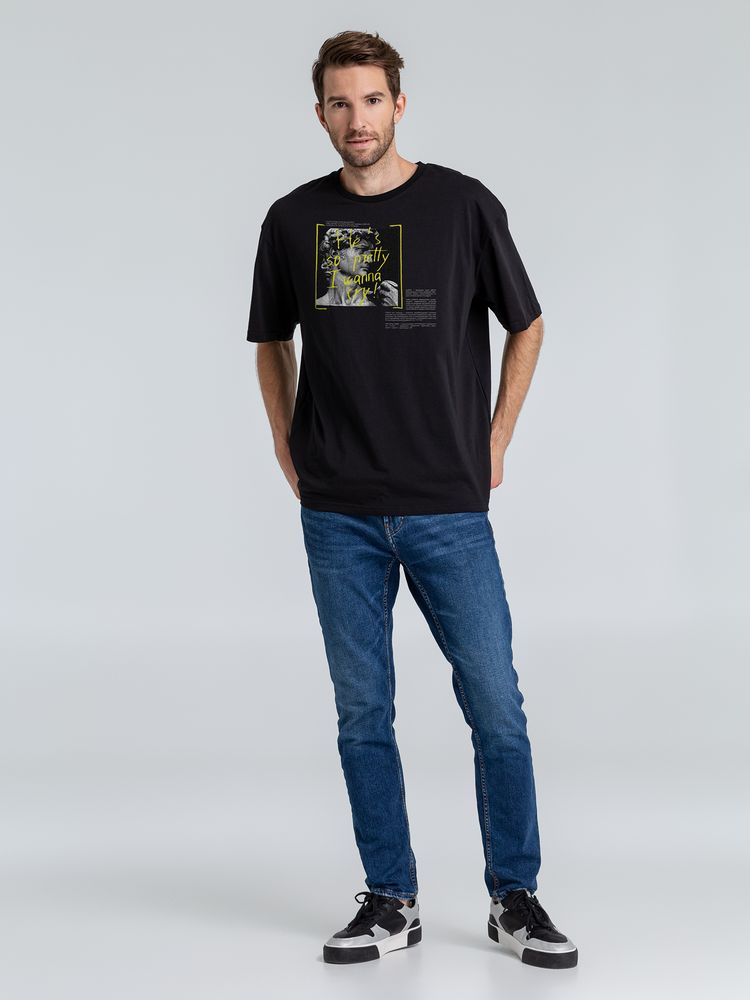 Футболка оверсайз «He is So Pretty. Давид», черная — изображение 3