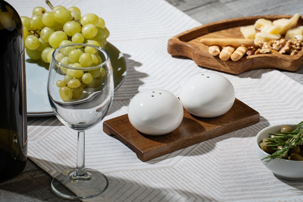 Набор из солонки и перечницы Piacente, белый — изображение 10