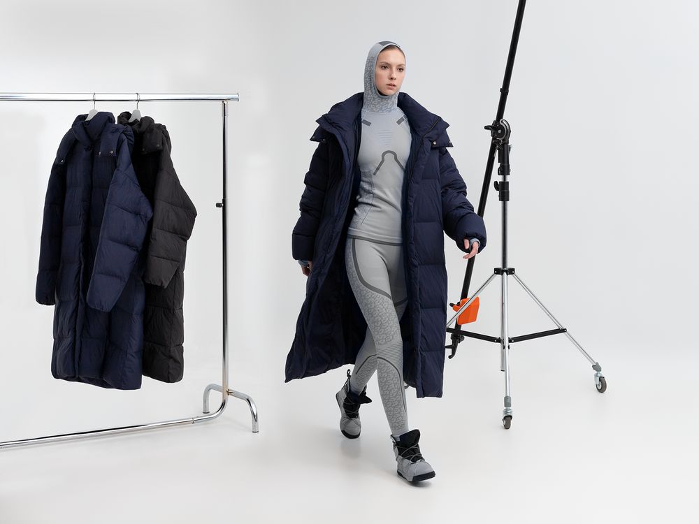 Пуховик унисекс Kapsula, темно-синий — изображение 17