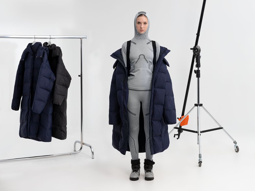 Пуховик унисекс Kapsula, темно-синий — изображение 16