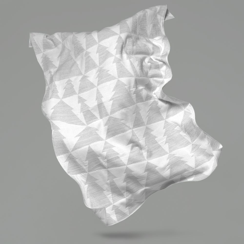 Плед «Танцующий лес», белый с серебром — изображение 7