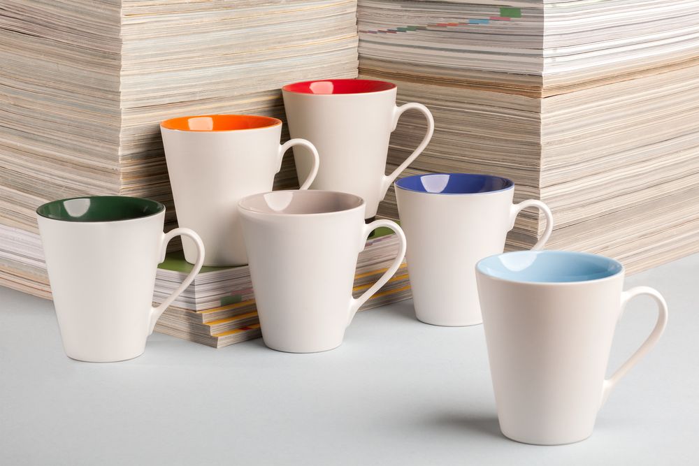 Кружка New Bell матовая, белая с зеленым — изображение 4