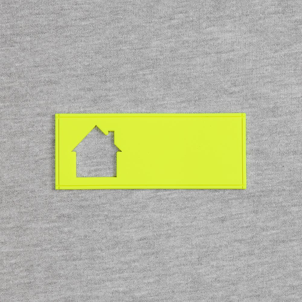 Лейбл из ПВХ с вырубкой «Дом», желтый неон — изображение 3