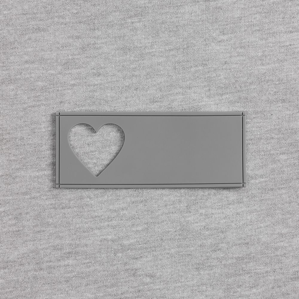 Лейбл из ПВХ с вырубкой «Сердце», серый — изображение 3