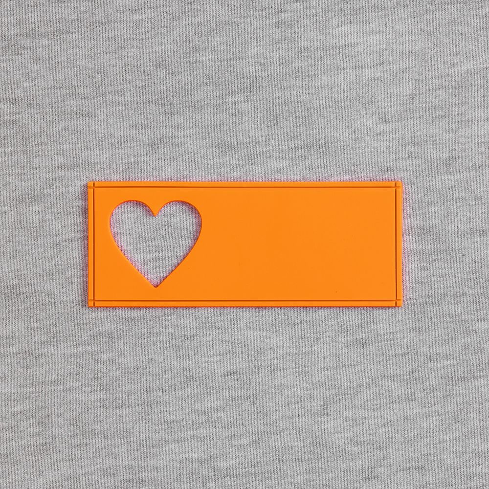 Лейбл из ПВХ с вырубкой «Сердце», оранжевый неон — изображение 3