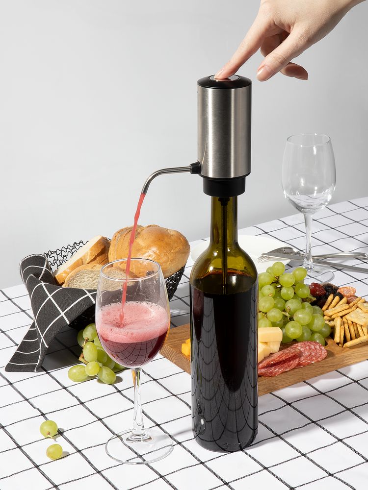 Электрический аэратор-дозатор для вина Tuoretta, серебристый — изображение 3